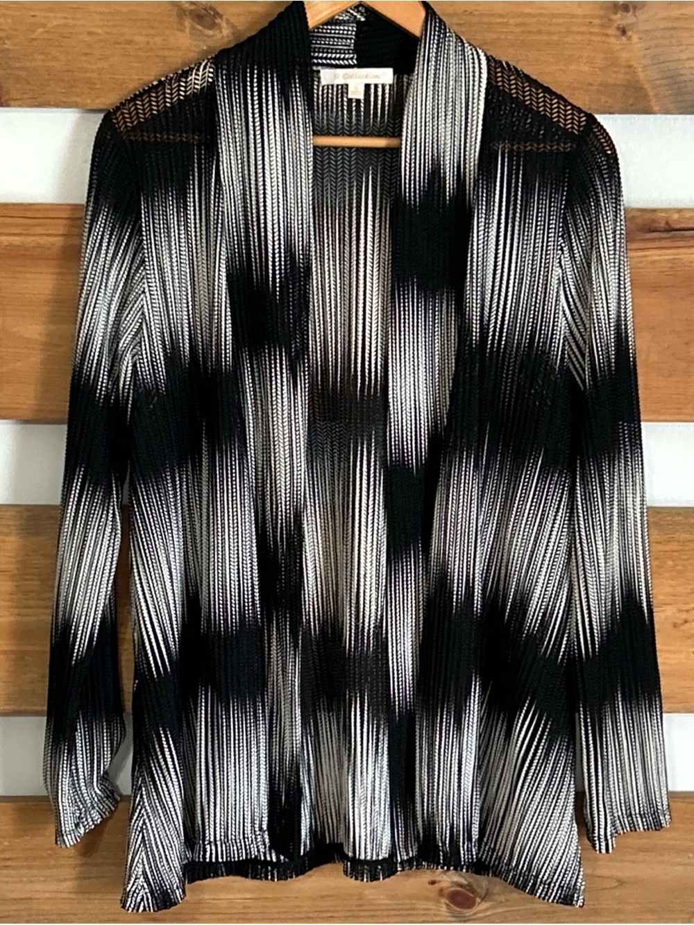 G Collection Lightweight Cardigan Black and White Geometric Ladder Print Size XL